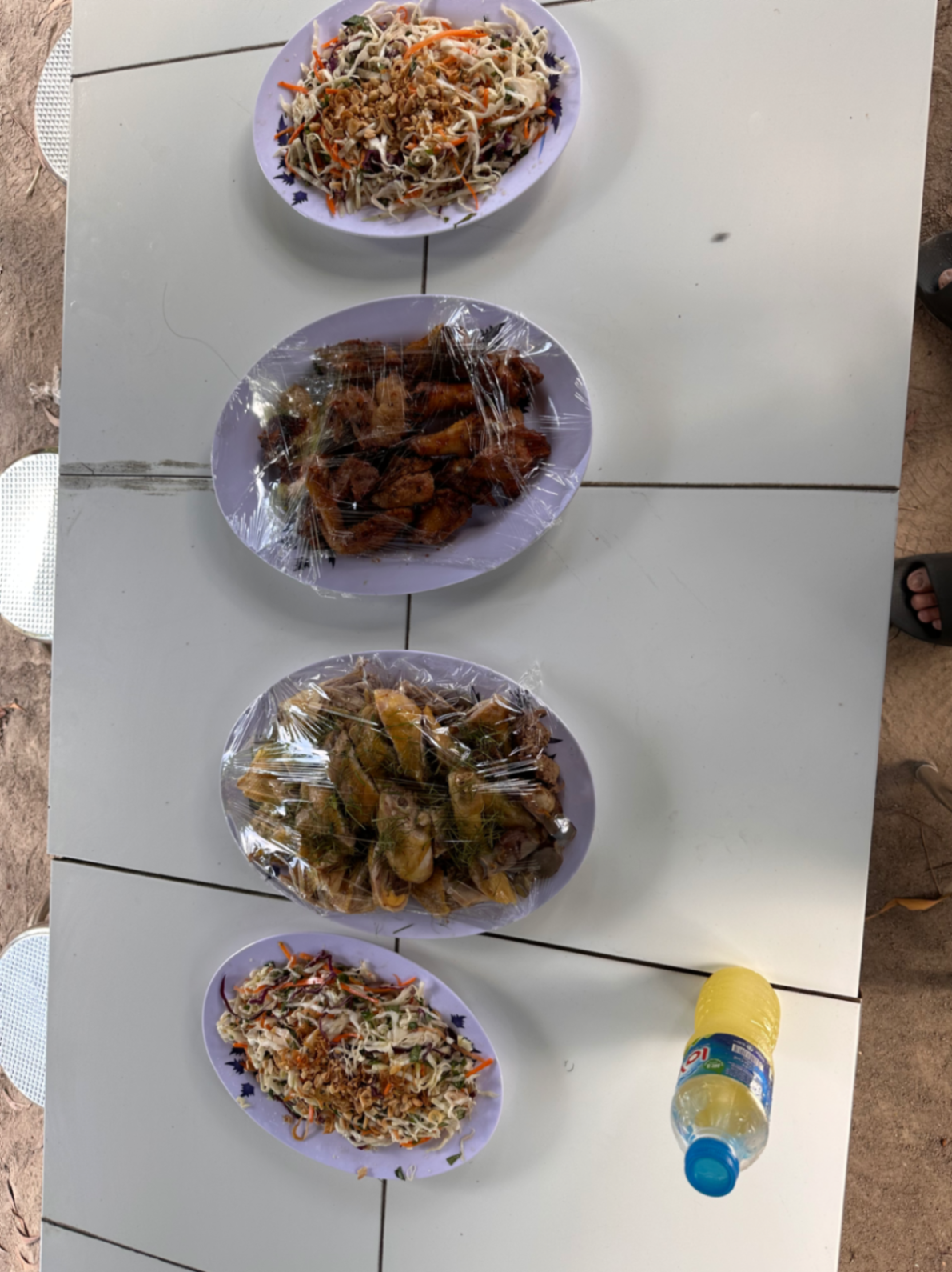 Gà tại quán cô Hường